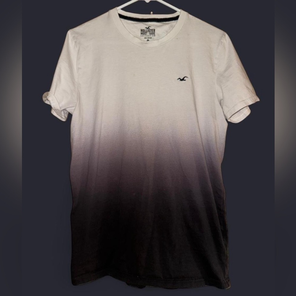 Hollister Men's White to Black two tone / gradient Crew Tee with Navy Logo